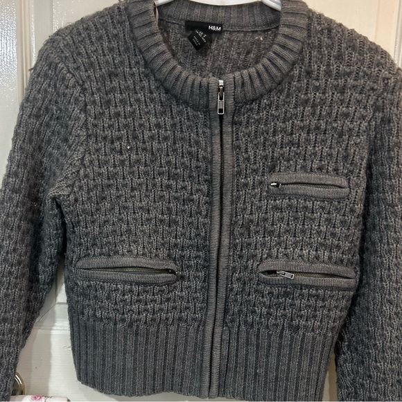 💫H&M Longsleeves Women’s Zipper-Down Wool Vest - Picture 4 of 11